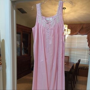 NWT Eileen West lawn cotton long night gown